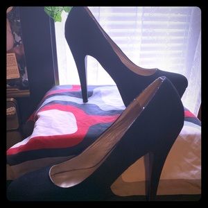 Stilettos! Stilletos!